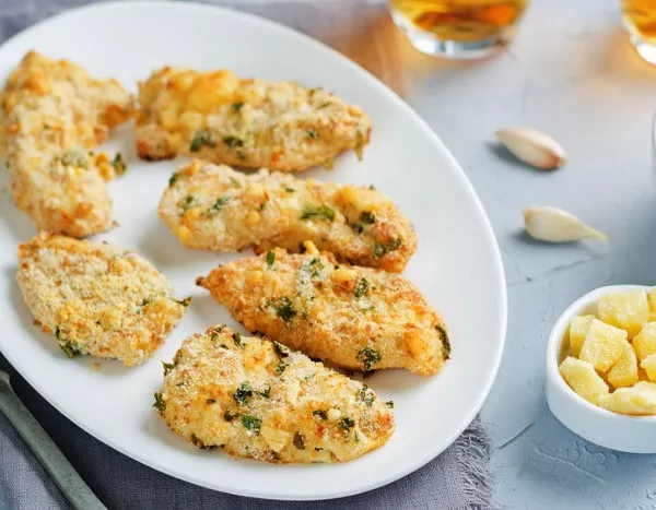 Запеченные куриные шницели с пармезаном и петрушкой