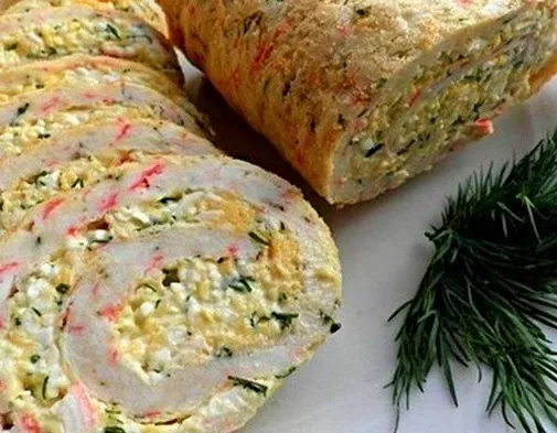 Рулет из крабовых палочек